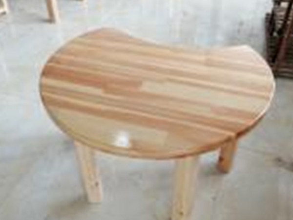 幼兒園桌椅供應(yīng)商